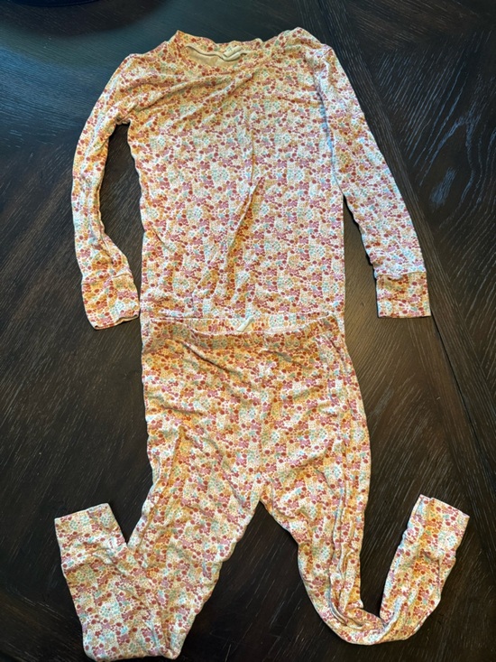 kate quinn Other - Kate Quinn Organics pajamas 2 piece set boho floral size 3 or 4T